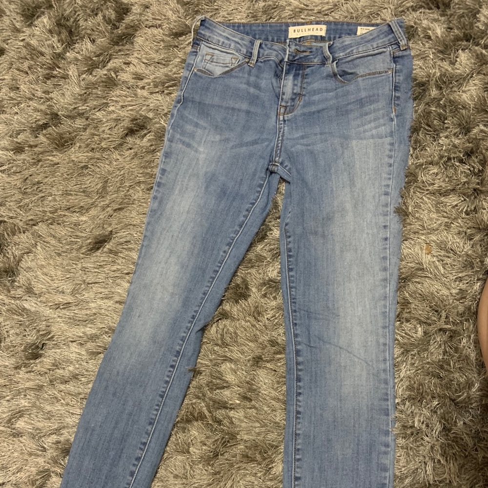 ✨Bullhead Mid Rise Skinny Jeans ✨ - Picture 9 of 13